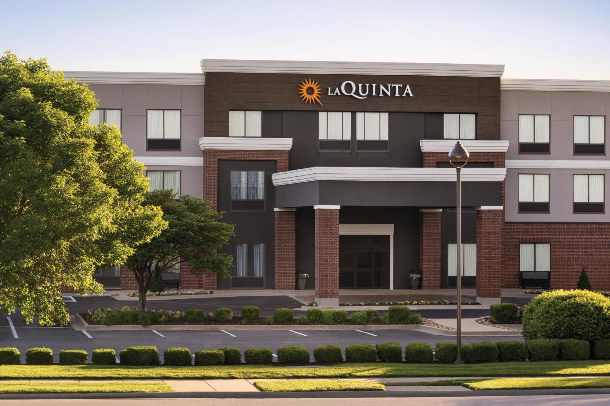 La Quinta By Wyndham Springfield Airport Plaza Hotel Ngoại thất bức ảnh