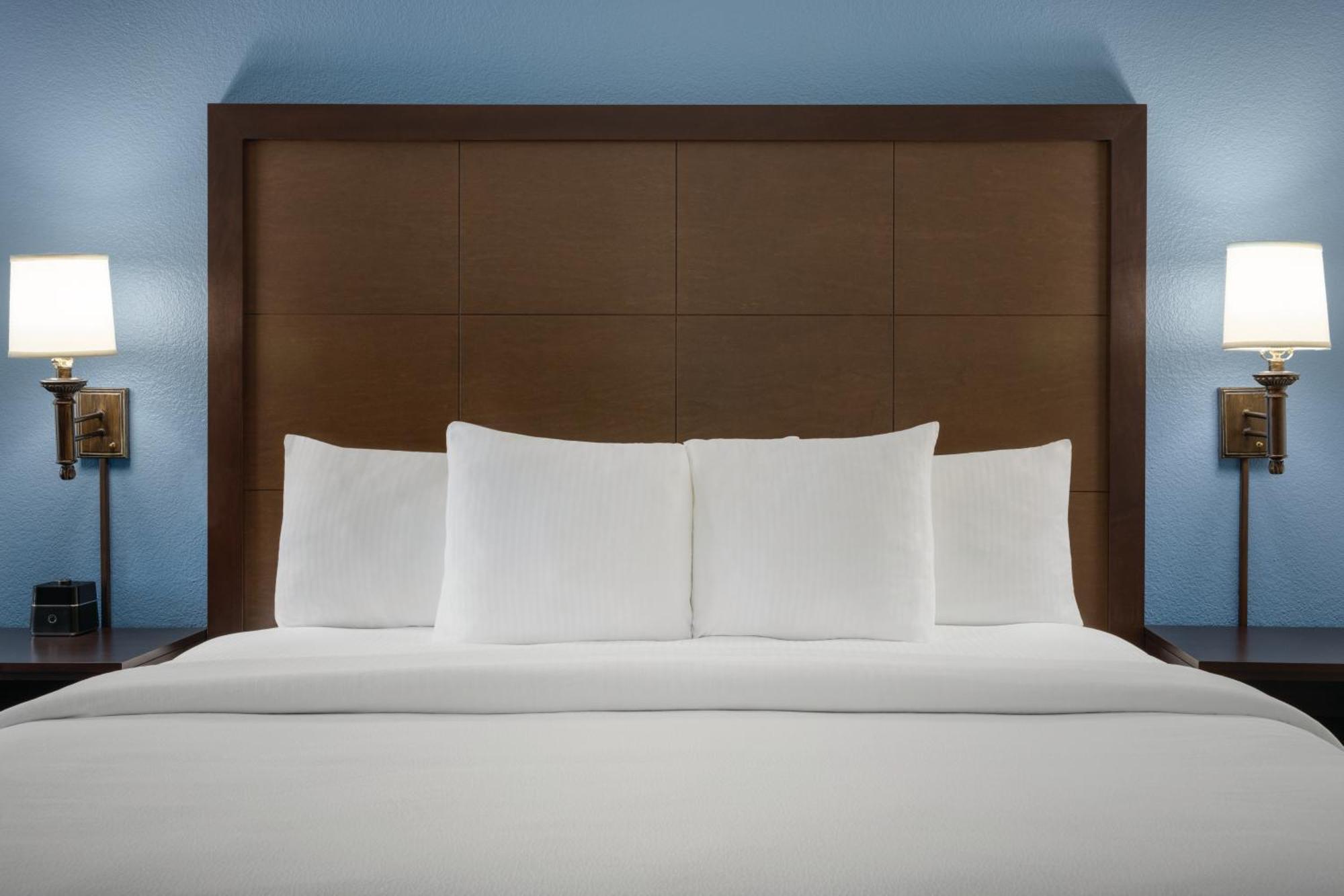 La Quinta By Wyndham Springfield Airport Plaza Hotel Ngoại thất bức ảnh