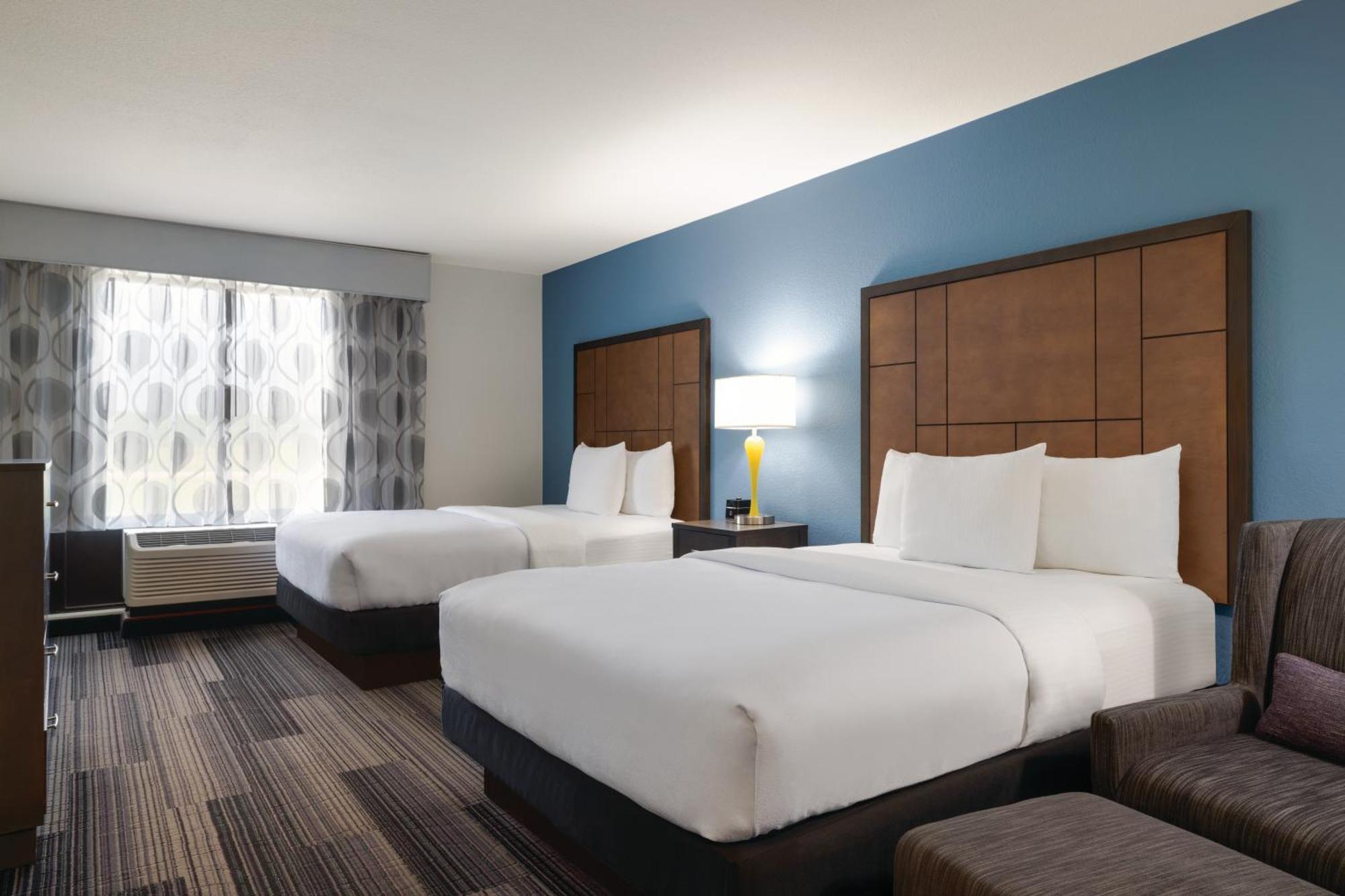 La Quinta By Wyndham Springfield Airport Plaza Hotel Ngoại thất bức ảnh