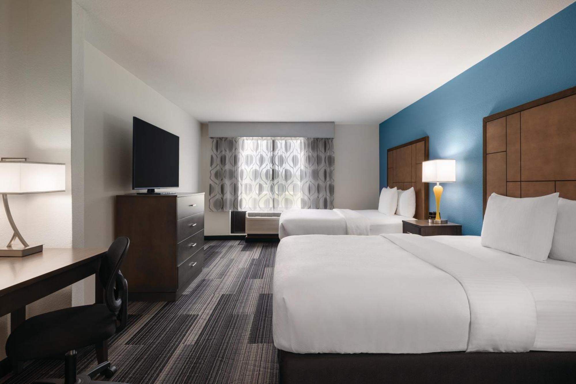 La Quinta By Wyndham Springfield Airport Plaza Hotel Ngoại thất bức ảnh