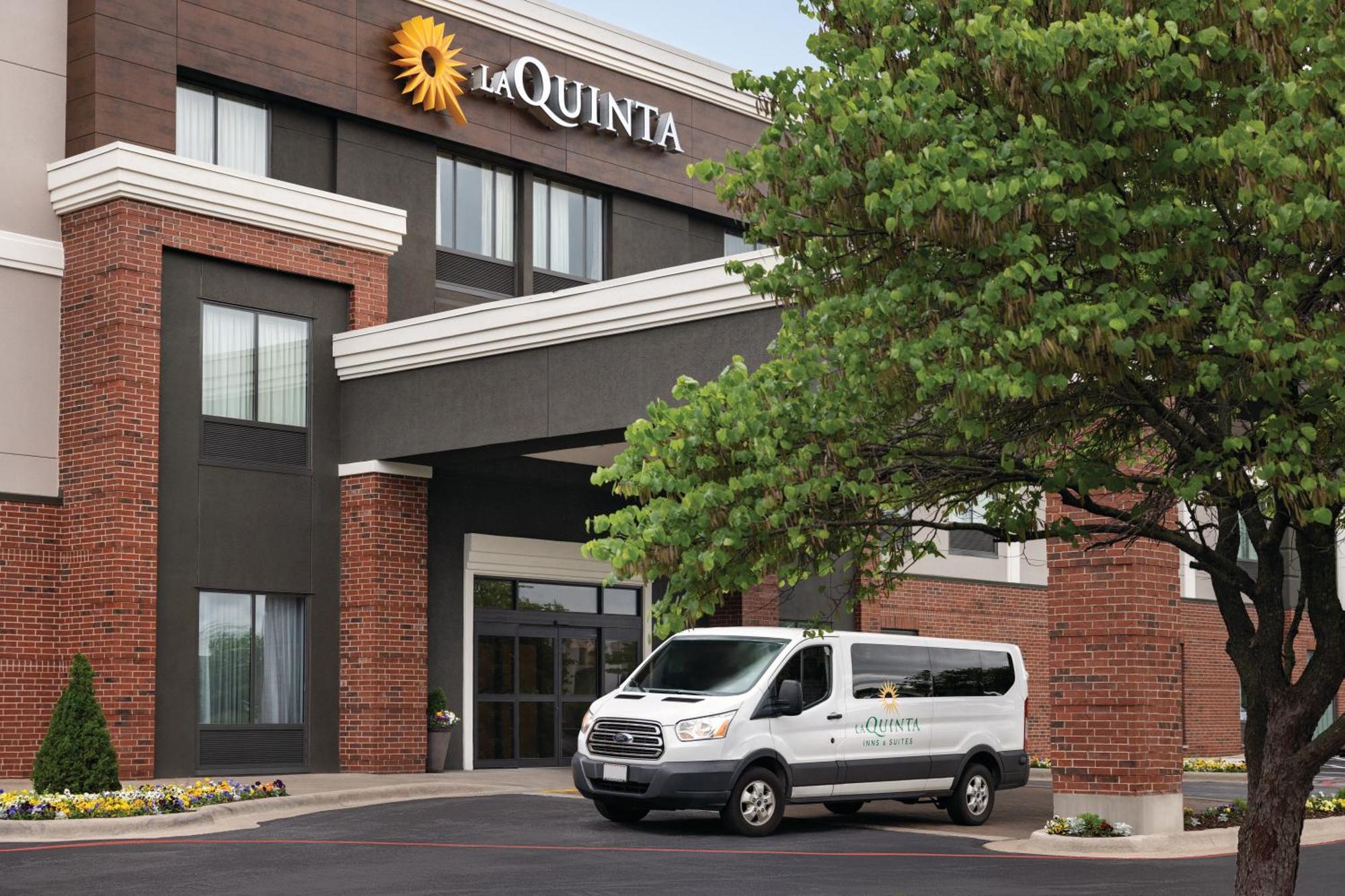 La Quinta By Wyndham Springfield Airport Plaza Hotel Ngoại thất bức ảnh