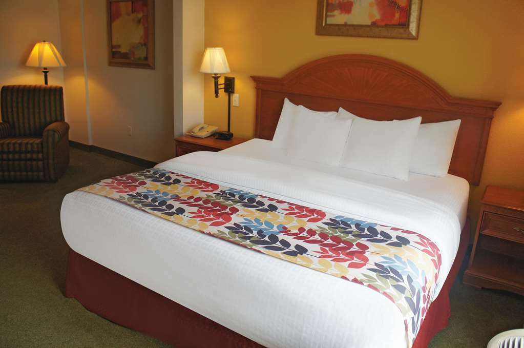 La Quinta By Wyndham Springfield Airport Plaza Hotel Phòng bức ảnh