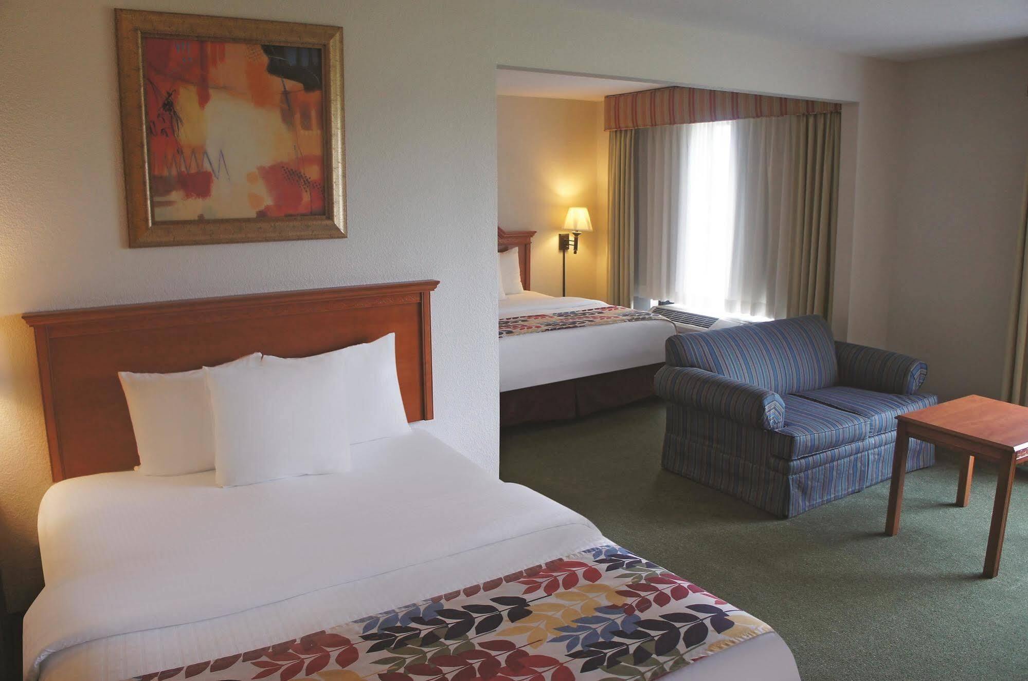 La Quinta By Wyndham Springfield Airport Plaza Hotel Ngoại thất bức ảnh