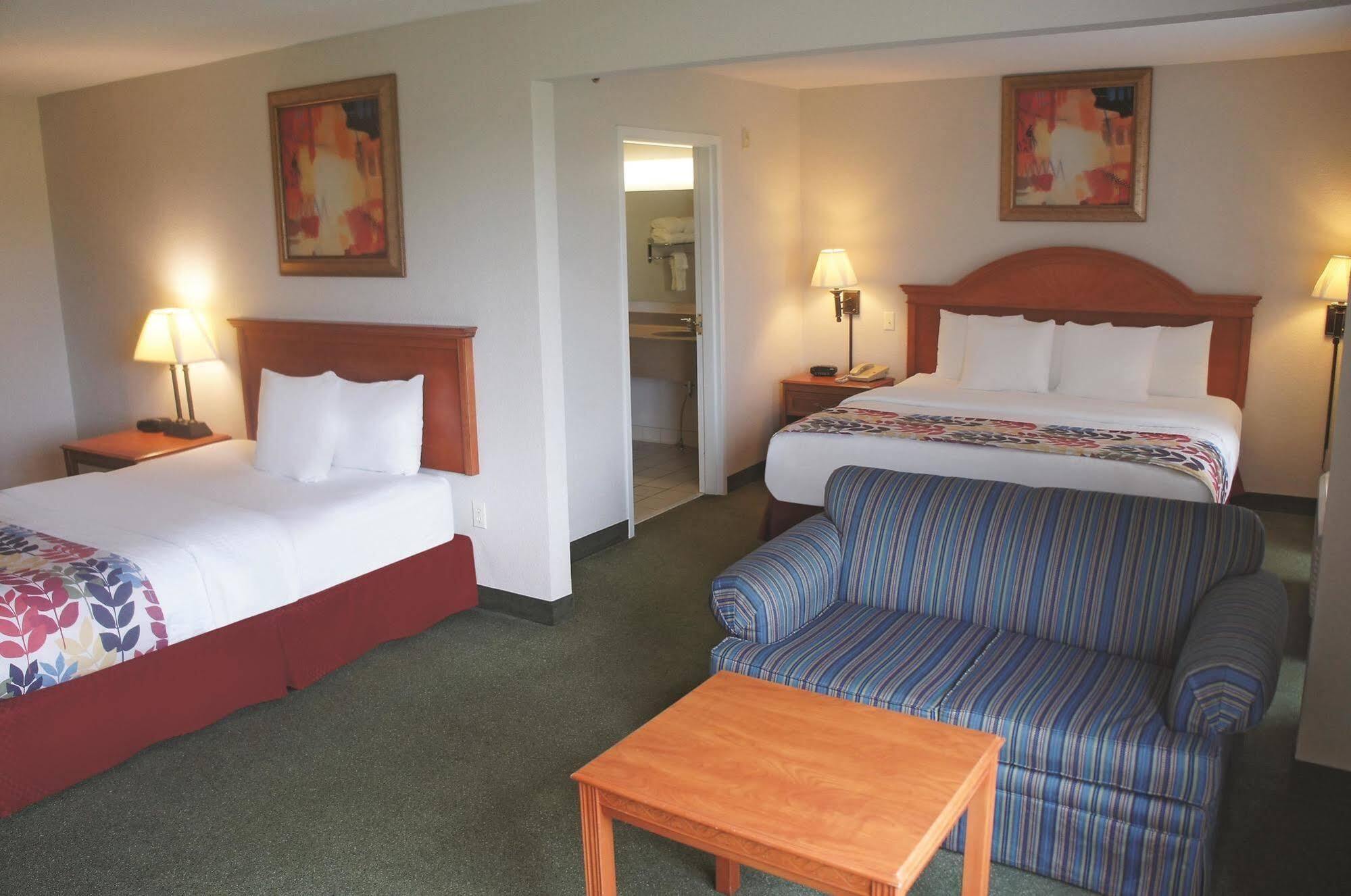 La Quinta By Wyndham Springfield Airport Plaza Hotel Ngoại thất bức ảnh